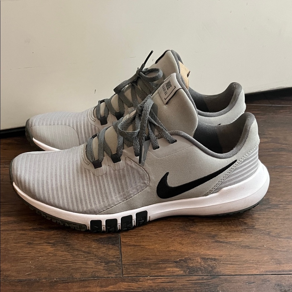 Size 9.5 Nike Men's Athletic Shoes in Gray - Picture 4 of 5